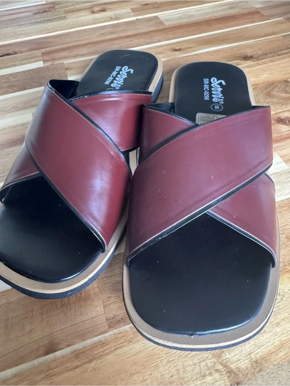 Servis Men’s Sandals Size 8 Brown Leather Cross Strap Slides SR-MC-0296